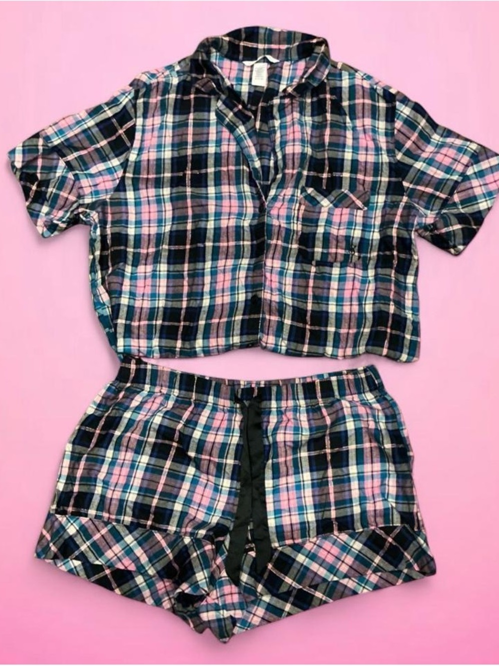 🩷Victoria's Secret Plaid Pajama Set in Pink, Black & Blue